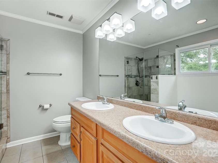 13417 Krislyn Woods Place, Charlotte, NC 28278.  MLS# CAR4243996, YatesRealty ID 5677. 