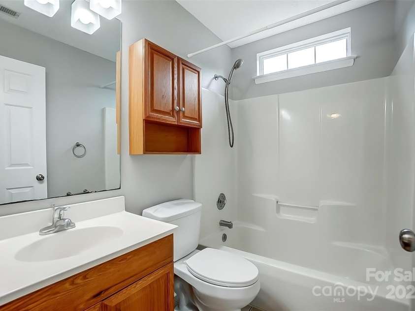 13417 Krislyn Woods Place, Charlotte, NC 28278.  MLS# CAR4243996, YatesRealty ID 5677. 