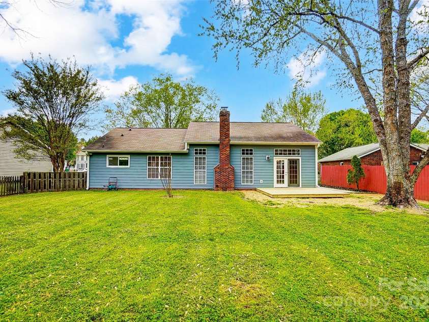 13417 Krislyn Woods Place, Charlotte, NC 28278.  MLS# CAR4243996, YatesRealty ID 5677. 
