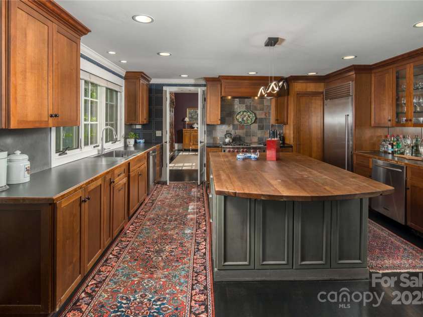 362 Wonderland Trail, Blowing Rock, NC 28605.  MLS# CAR4260759, YatesRealty ID 5677. 