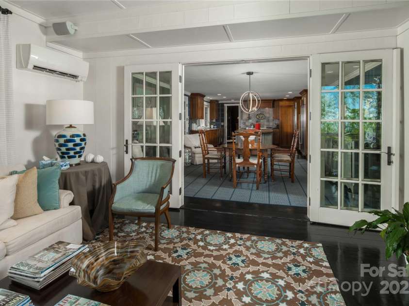 362 Wonderland Trail, Blowing Rock, NC 28605.  MLS# CAR4260759, YatesRealty ID 5677. 