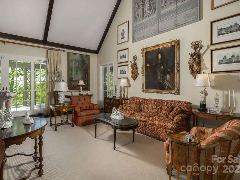 362 Wonderland Trail, Blowing Rock, NC 28605.  MLS# CAR4260759, YatesRealty ID 5677. 