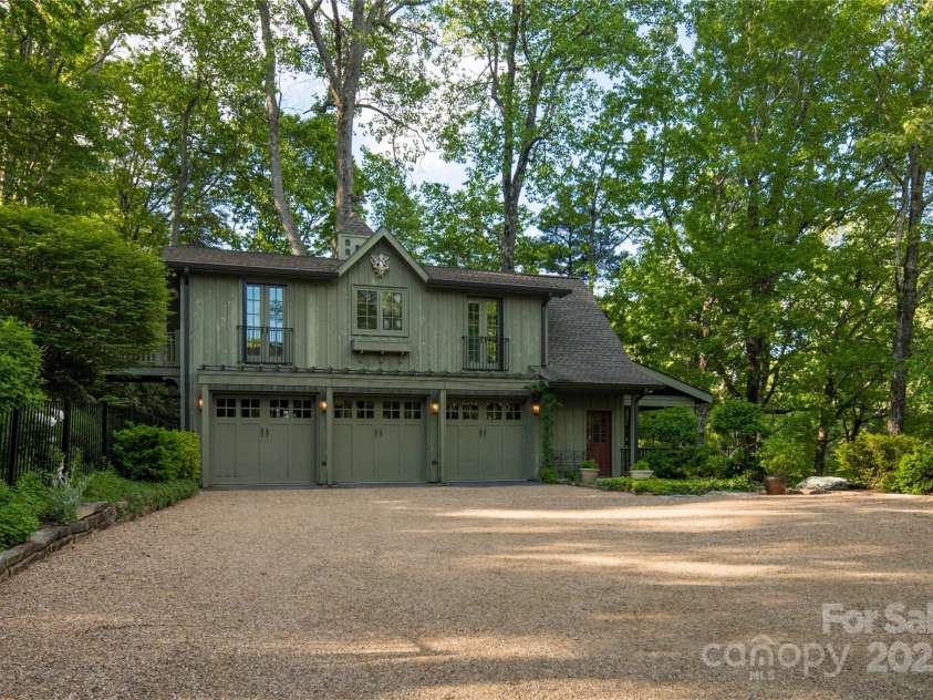 362 Wonderland Trail, Blowing Rock, NC 28605.  MLS# CAR4260759, YatesRealty ID 5677. 