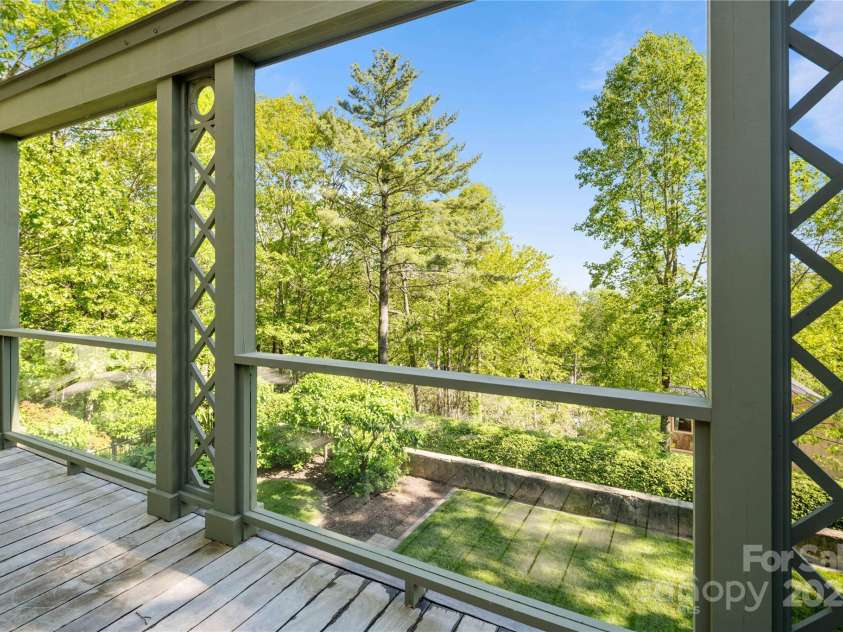 362 Wonderland Trail, Blowing Rock, NC 28605.  MLS# CAR4260759, YatesRealty ID 5677. 