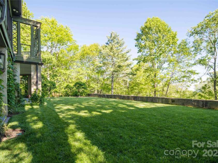 362 Wonderland Trail, Blowing Rock, NC 28605.  MLS# CAR4260759, YatesRealty ID 5677. 