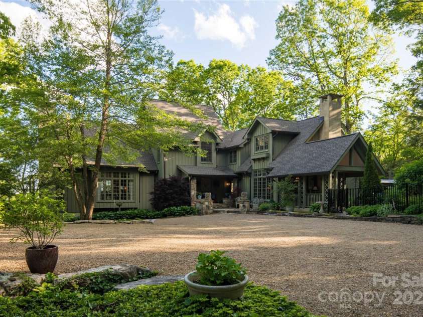 362 Wonderland Trail, Blowing Rock, NC 28605.  MLS# CAR4260759, YatesRealty ID 5677. 