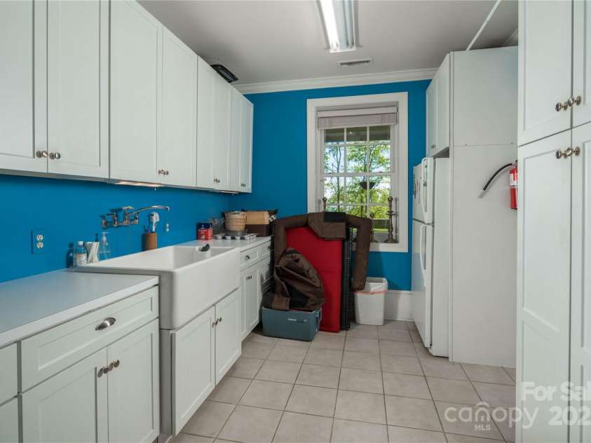 362 Wonderland Trail, Blowing Rock, NC 28605.  MLS# CAR4260759, YatesRealty ID 5677. 