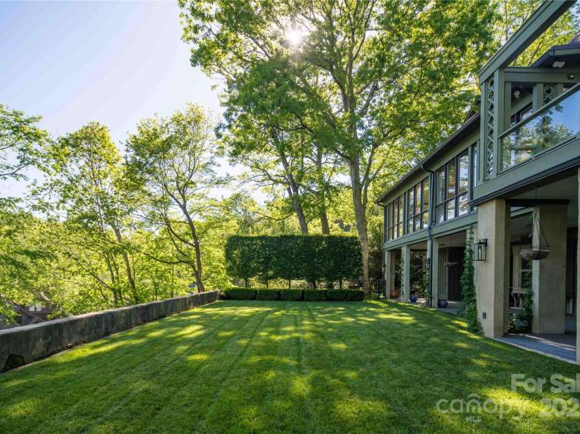 362 Wonderland Trail, Blowing Rock, NC 28605.  MLS# CAR4260759, YatesRealty ID 5677. 