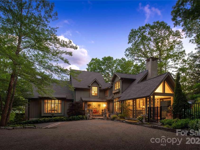 362 Wonderland Trail, Blowing Rock, NC 28605.  MLS# CAR4260759, YatesRealty ID 5677. 