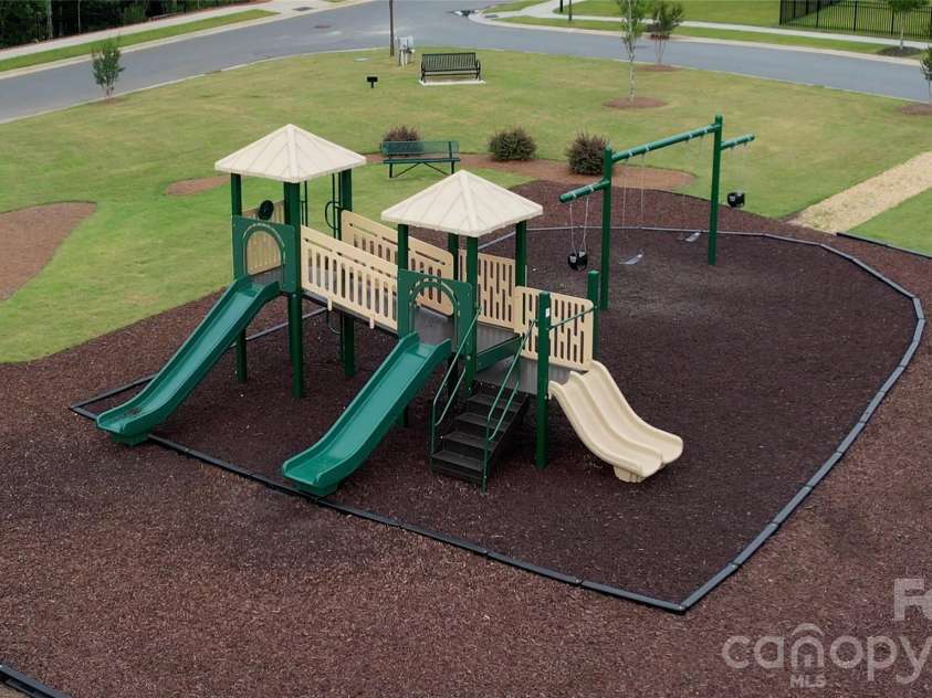1339 Kings Bottom Drive, Fort Mill, SC 29715.  MLS# CAR4433607, YatesRealty ID 56776. 