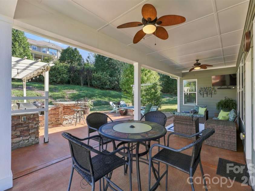 1339 Kings Bottom Drive, Fort Mill, SC 29715.  MLS# CAR4433607, YatesRealty ID 56776. 