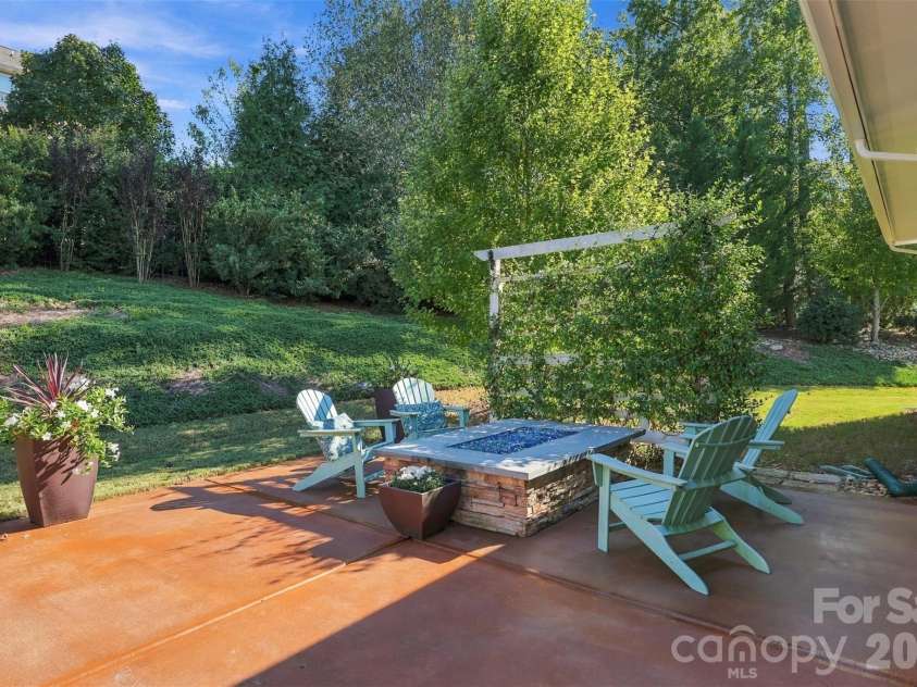 1339 Kings Bottom Drive, Fort Mill, SC 29715.  MLS# CAR4433607, YatesRealty ID 56776. 
