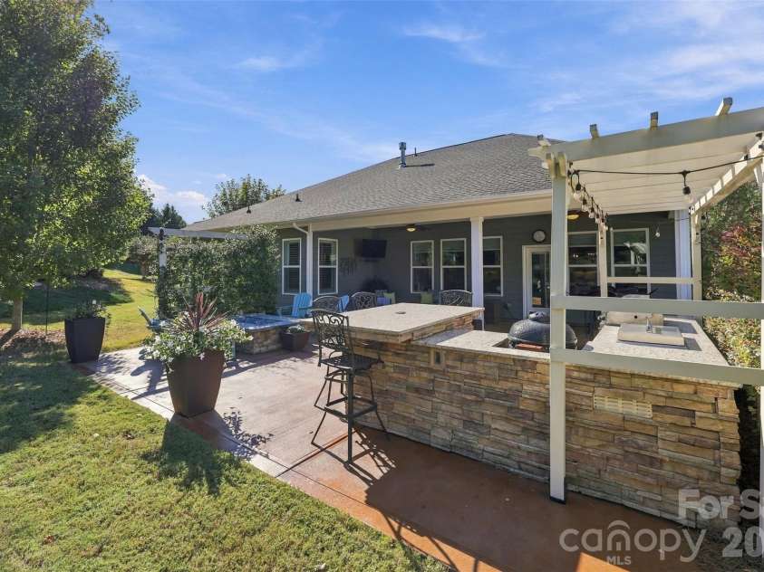 1339 Kings Bottom Drive, Fort Mill, SC 29715.  MLS# CAR4433607, YatesRealty ID 56776. 