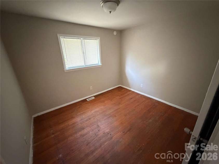 205 Glenrock Drive, Charlotte, NC 28217.  MLS# CAR4434995, YatesRealty ID 56778. 