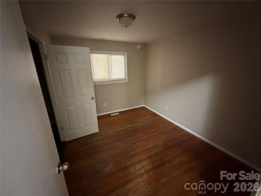 205 Glenrock Drive, Charlotte, NC 28217.  MLS# CAR4434995, YatesRealty ID 56778. 