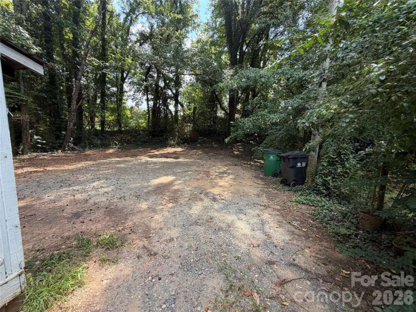 205 Glenrock Drive, Charlotte, NC 28217.  MLS# CAR4434995, YatesRealty ID 56778. 