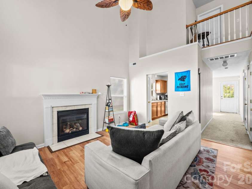 2636 Cochrane Drive, Charlotte, NC 28269.  MLS# CAR4434412, YatesRealty ID 56780. 