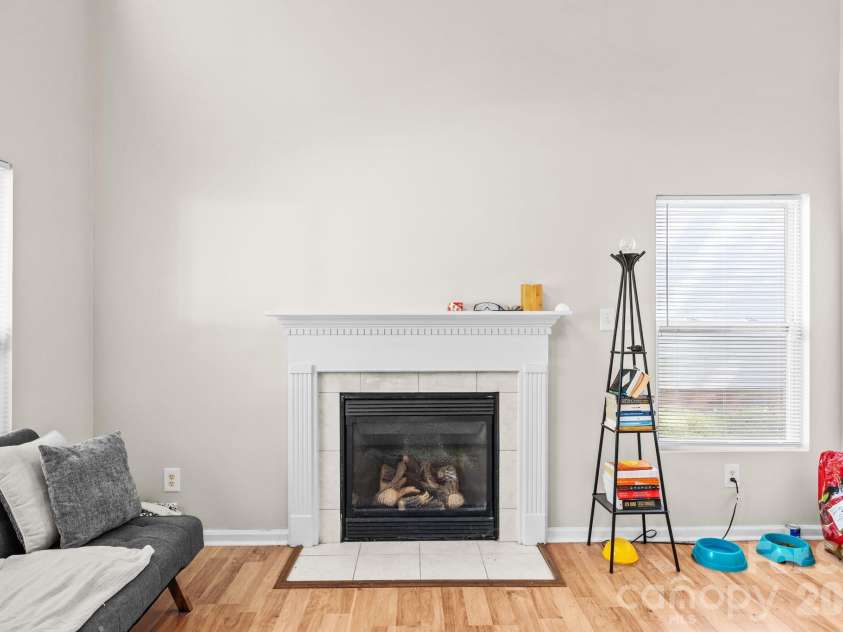 2636 Cochrane Drive, Charlotte, NC 28269.  MLS# CAR4434412, YatesRealty ID 56780. 