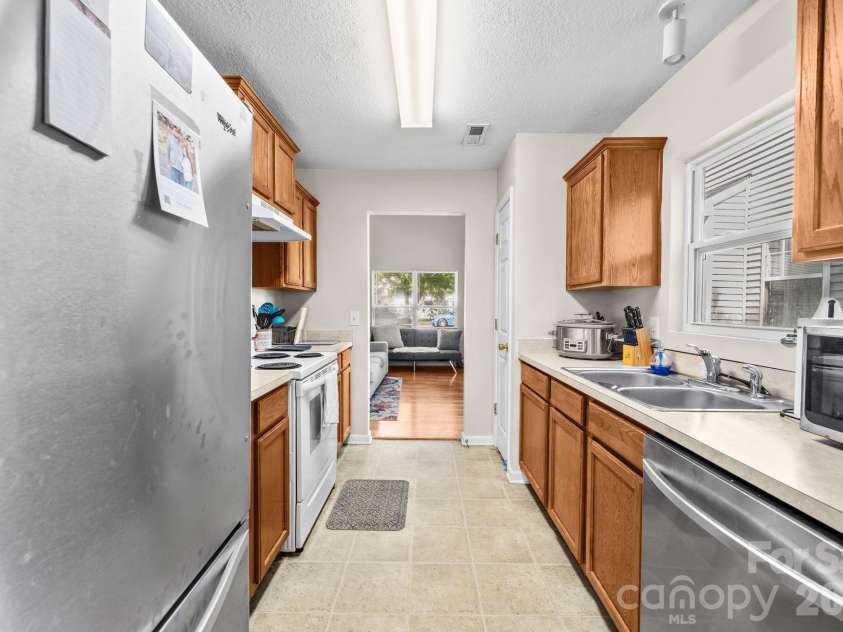 2636 Cochrane Drive, Charlotte, NC 28269.  MLS# CAR4434412, YatesRealty ID 56780. 
