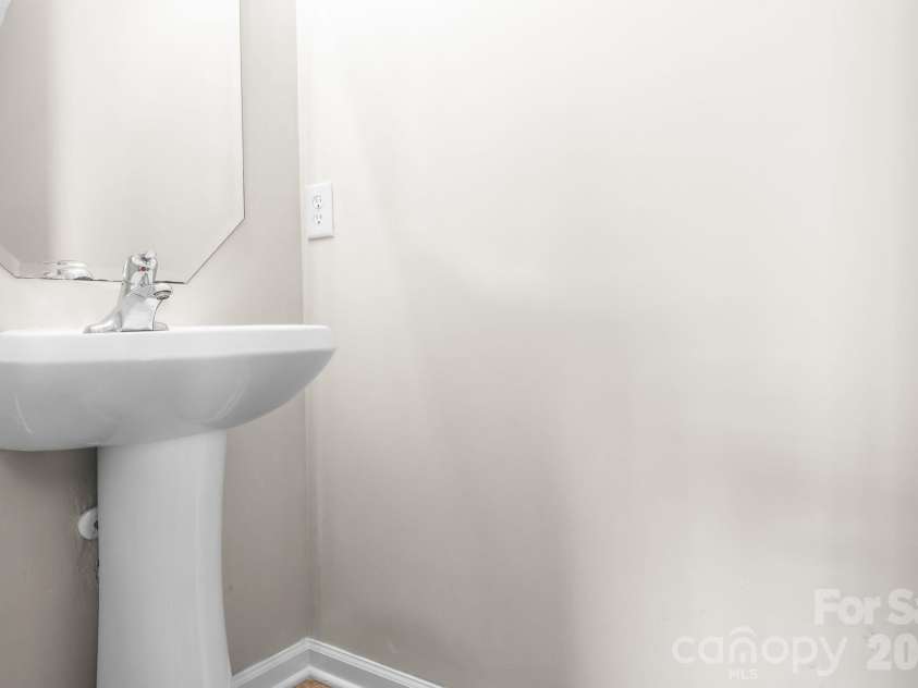 2636 Cochrane Drive, Charlotte, NC 28269.  MLS# CAR4434412, YatesRealty ID 56780. 