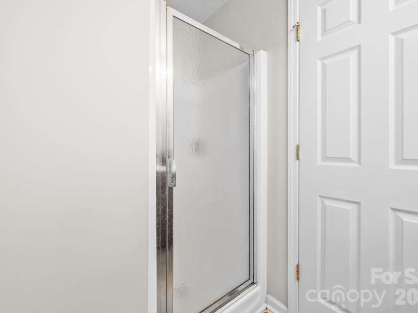 2636 Cochrane Drive, Charlotte, NC 28269.  MLS# CAR4434412, YatesRealty ID 56780. 