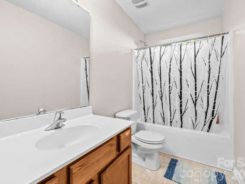 2636 Cochrane Drive, Charlotte, NC 28269.  MLS# CAR4434412, YatesRealty ID 56780. 