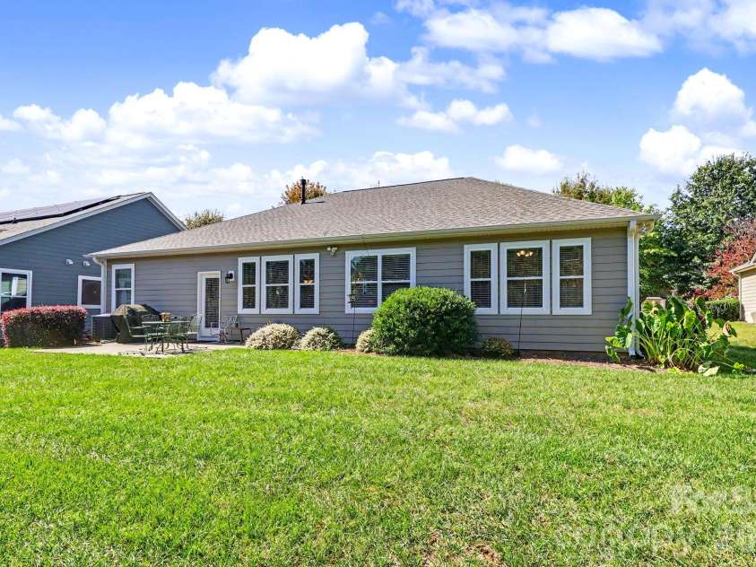 9025 Carneros Creek Road, Charlotte, NC 28214.  MLS# CAR4434594, YatesRealty ID 56781. 