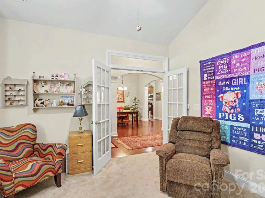 9025 Carneros Creek Road, Charlotte, NC 28214.  MLS# CAR4434594, YatesRealty ID 56781. Office Space