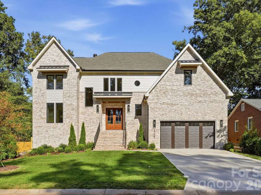 529 Kenlough Drive, Charlotte, NC 28209.  MLS# CAR4430028, YatesRealty ID 56782. Daytime front exterior
