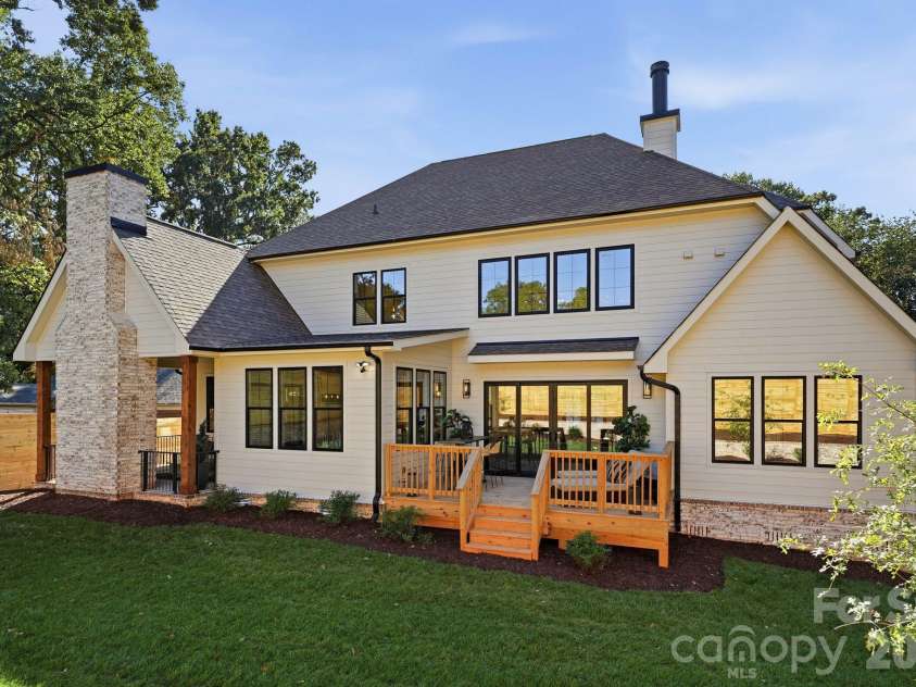529 Kenlough Drive, Charlotte, NC 28209.  MLS# CAR4430028, YatesRealty ID 56782. Daytime rear exterior