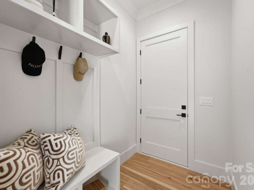 529 Kenlough Drive, Charlotte, NC 28209.  MLS# CAR4430028, YatesRealty ID 56782. Drop zone located off the foyer