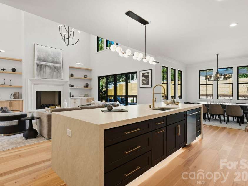 529 Kenlough Drive, Charlotte, NC 28209.  MLS# CAR4430028, YatesRealty ID 56782. Kitchen