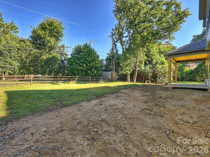 6509 Hazelton Drive, Charlotte, NC 28210.  MLS# CAR4431899, YatesRealty ID 56783. Backyard