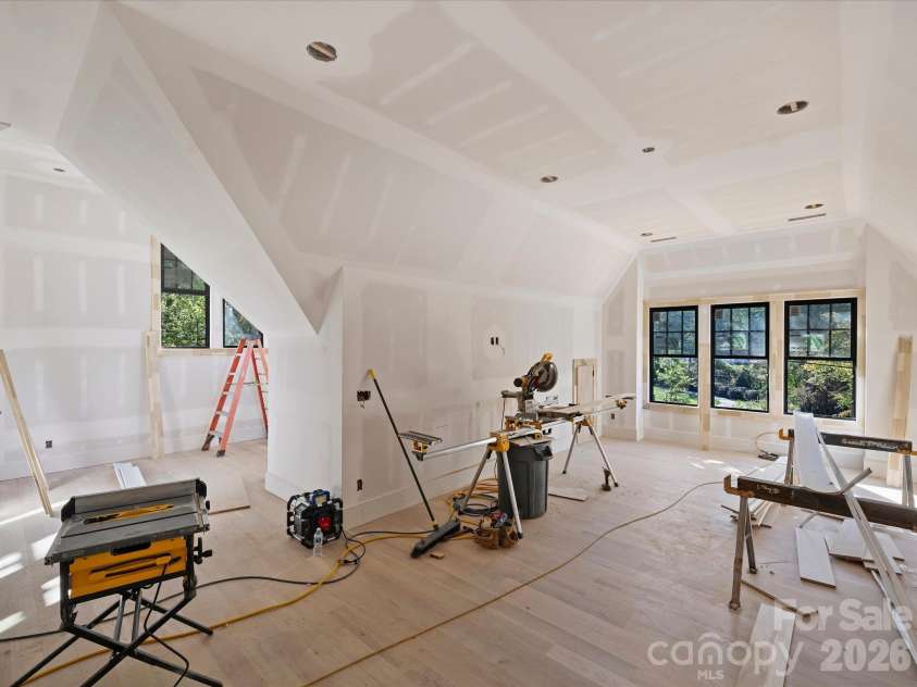 6509 Hazelton Drive, Charlotte, NC 28210.  MLS# CAR4431899, YatesRealty ID 56783. Bonus Room