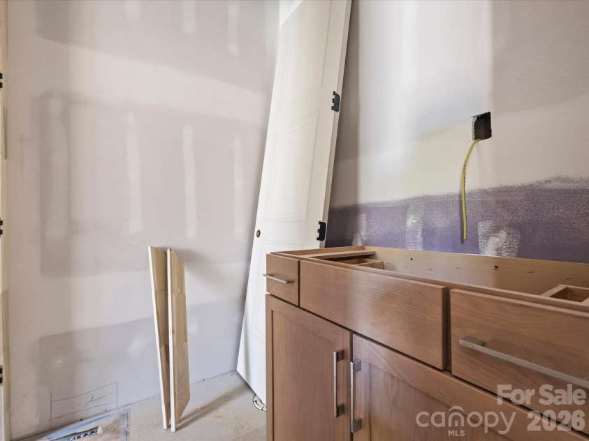 6509 Hazelton Drive, Charlotte, NC 28210.  MLS# CAR4431899, YatesRealty ID 56783. Guest Bathroom on Main Floor