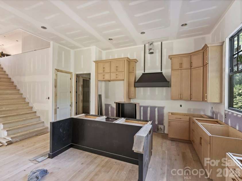 6509 Hazelton Drive, Charlotte, NC 28210.  MLS# CAR4431899, YatesRealty ID 56783. Kitchen