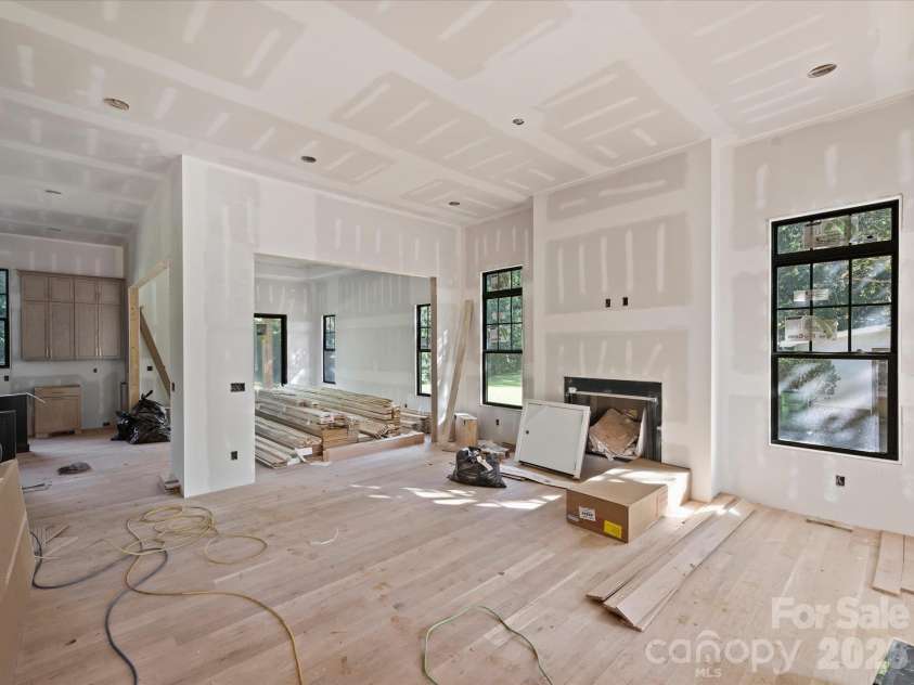 6509 Hazelton Drive, Charlotte, NC 28210.  MLS# CAR4431899, YatesRealty ID 56783. Living Room