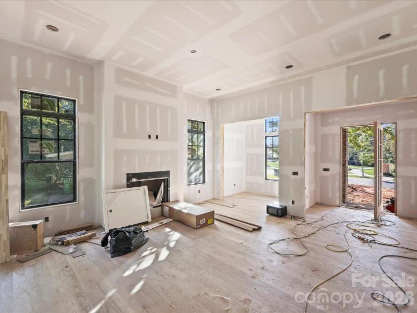 6509 Hazelton Drive, Charlotte, NC 28210.  MLS# CAR4431899, YatesRealty ID 56783. Living Room
