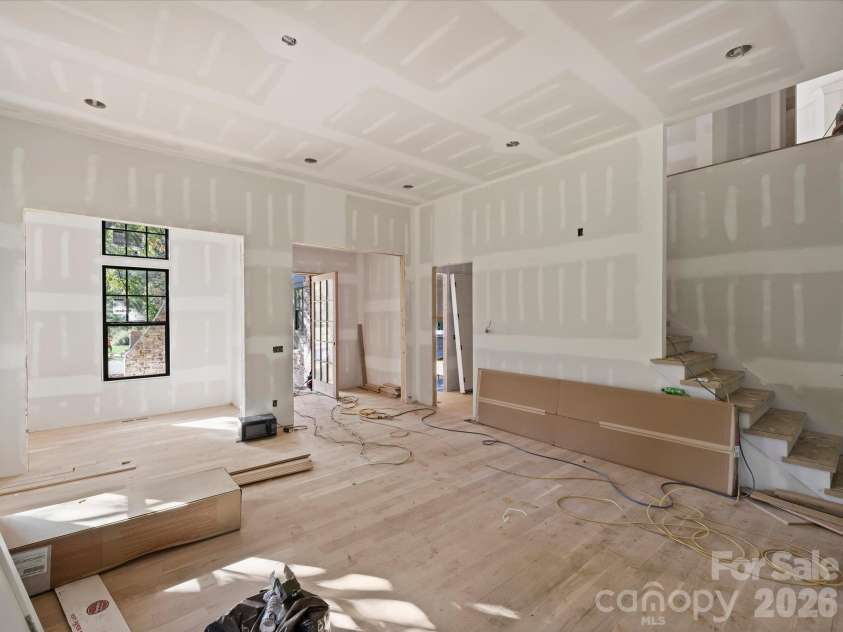 6509 Hazelton Drive, Charlotte, NC 28210.  MLS# CAR4431899, YatesRealty ID 56783. Living Room