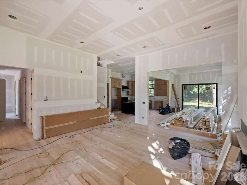 6509 Hazelton Drive, Charlotte, NC 28210.  MLS# CAR4431899, YatesRealty ID 56783. Living Room