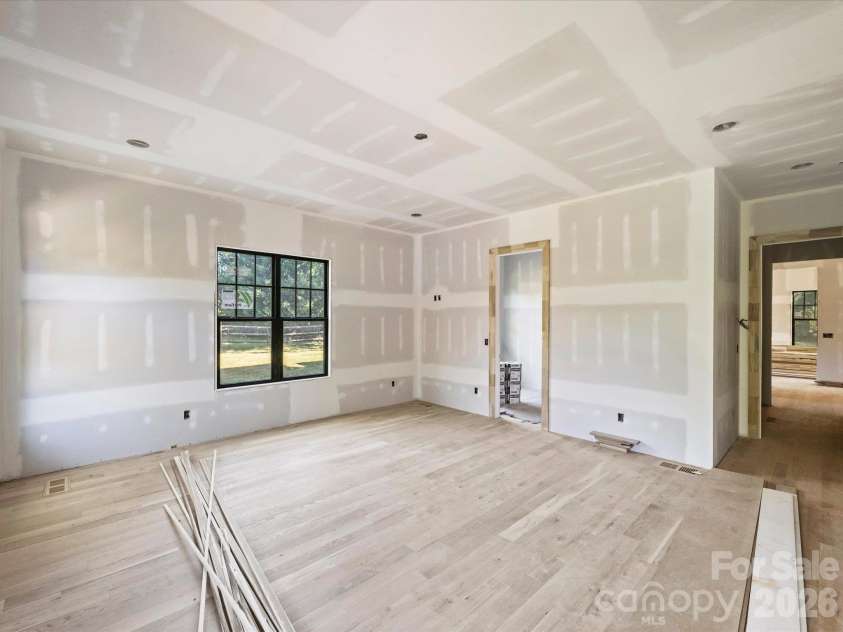 6509 Hazelton Drive, Charlotte, NC 28210.  MLS# CAR4431899, YatesRealty ID 56783. Primary Bedroom