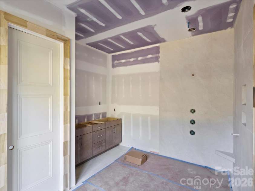 6509 Hazelton Drive, Charlotte, NC 28210.  MLS# CAR4431899, YatesRealty ID 56783. Primary Bedroom
