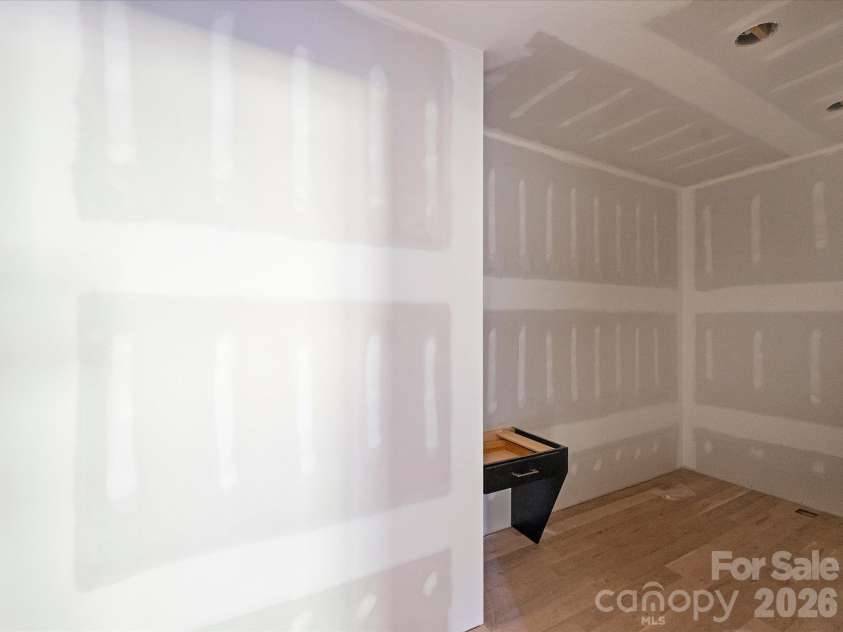 6509 Hazelton Drive, Charlotte, NC 28210.  MLS# CAR4431899, YatesRealty ID 56783. Primary Closet