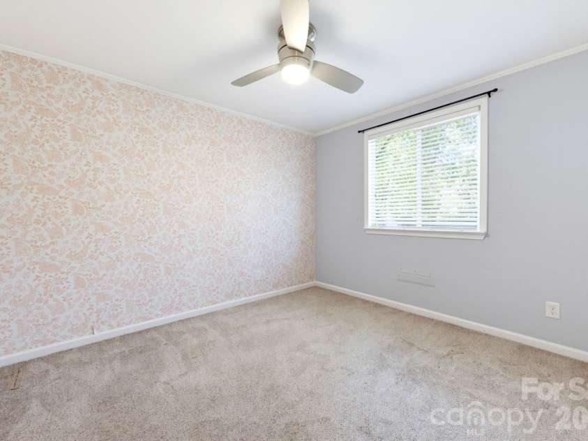 6901 Rollingridge Drive, Charlotte, NC 28211.  MLS# CAR4434981, YatesRealty ID 56785. 