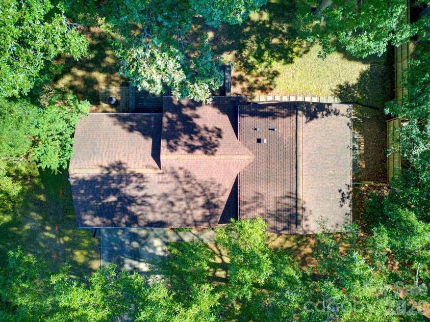 6901 Rollingridge Drive, Charlotte, NC 28211.  MLS# CAR4434981, YatesRealty ID 56785. 