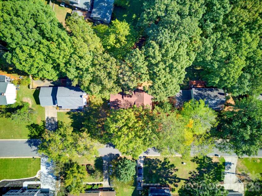 6901 Rollingridge Drive, Charlotte, NC 28211.  MLS# CAR4434981, YatesRealty ID 56785. 