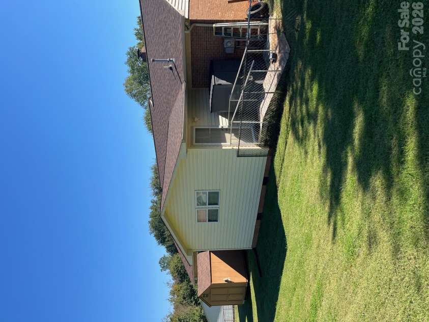 109 Crestbrook Circle, Shelby, NC 28152.  MLS# CAR4434911, YatesRealty ID 56787. 