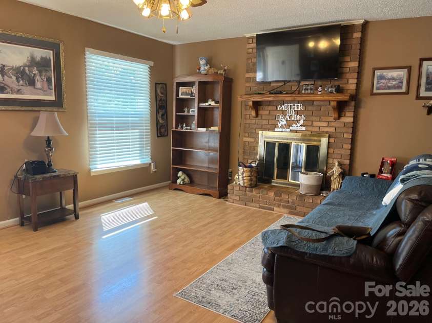109 Crestbrook Circle, Shelby, NC 28152.  MLS# CAR4434911, YatesRealty ID 56787. 