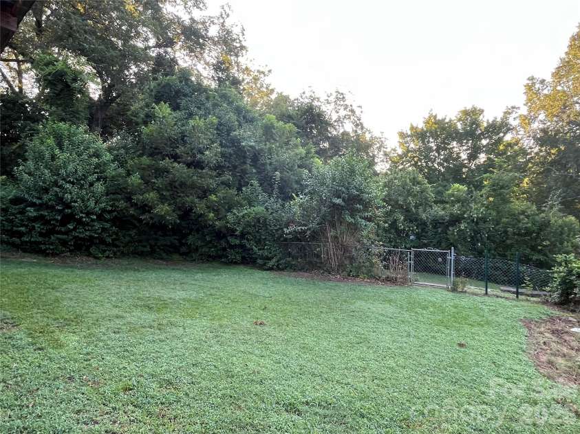74 Meadow Avenue, Concord, NC 28025.  MLS# CAR4421087, YatesRealty ID 5679. 
