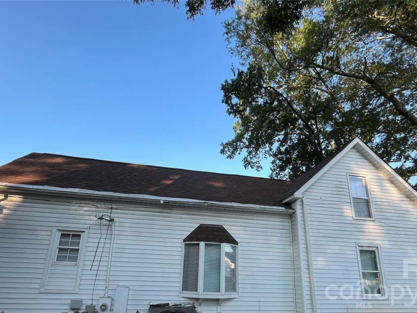 74 Meadow Avenue, Concord, NC 28025.  MLS# CAR4421087, YatesRealty ID 5679. House